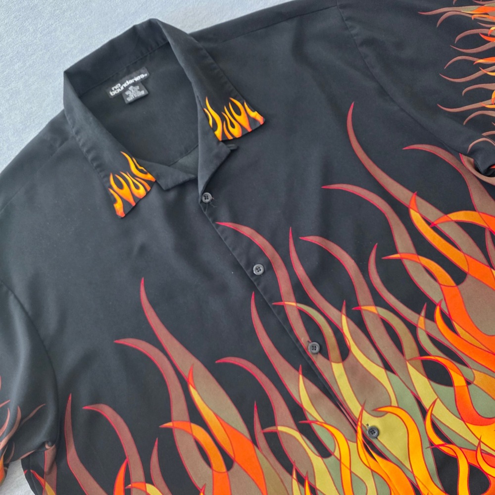 No Boundaries Mens 2XL Black Flame Print Button Down Shirt Short Sleeve